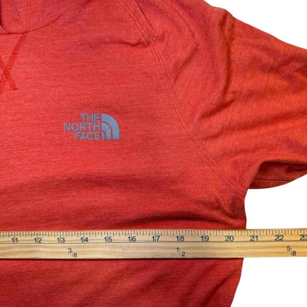 The North Face Men's Classic Fit Lightweight Hoodie Red Heather Size M Pullover - Picture 3 of 7